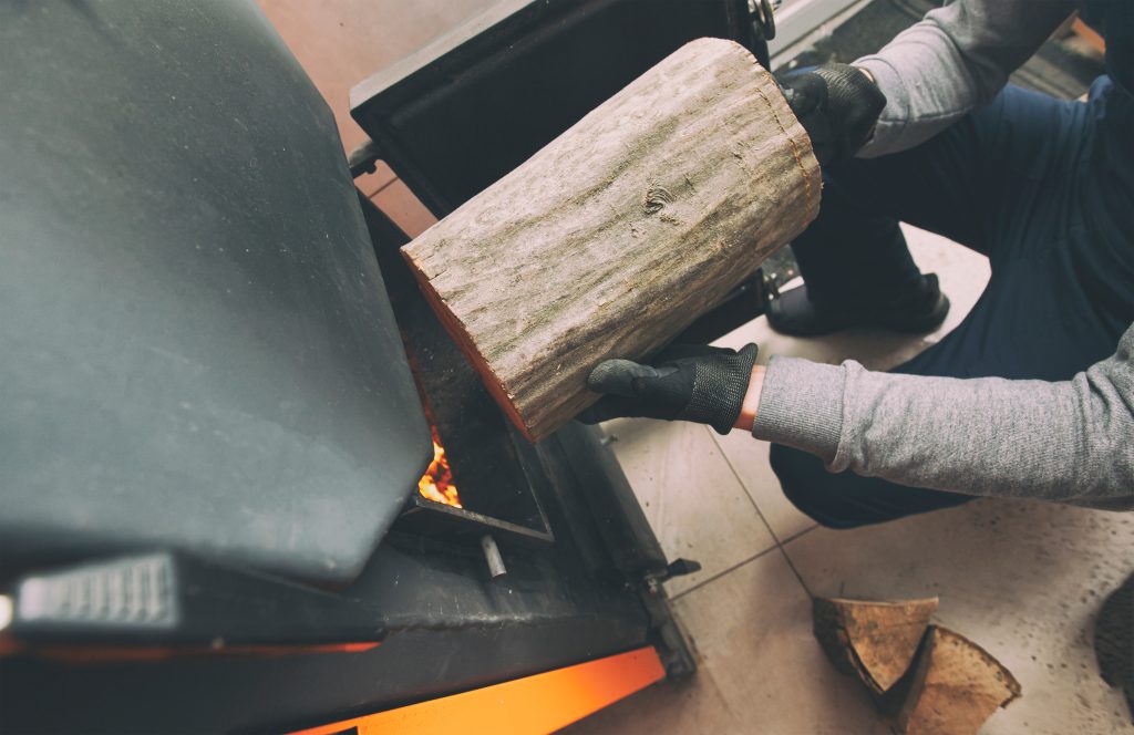 L’entretien annuel des appareils de chauffage à bois
