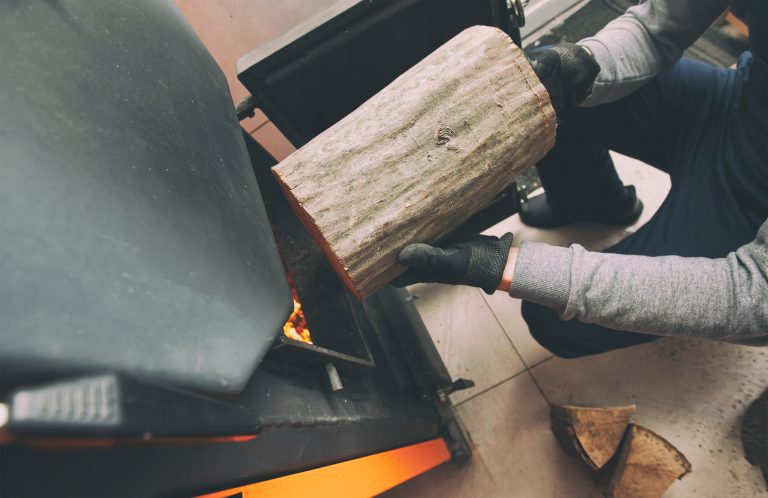 L’entretien annuel des appareils de chauffage à bois