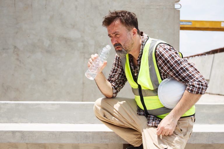 Fortes chaleurs : comment travailler en sécurité sur les chantiers ?