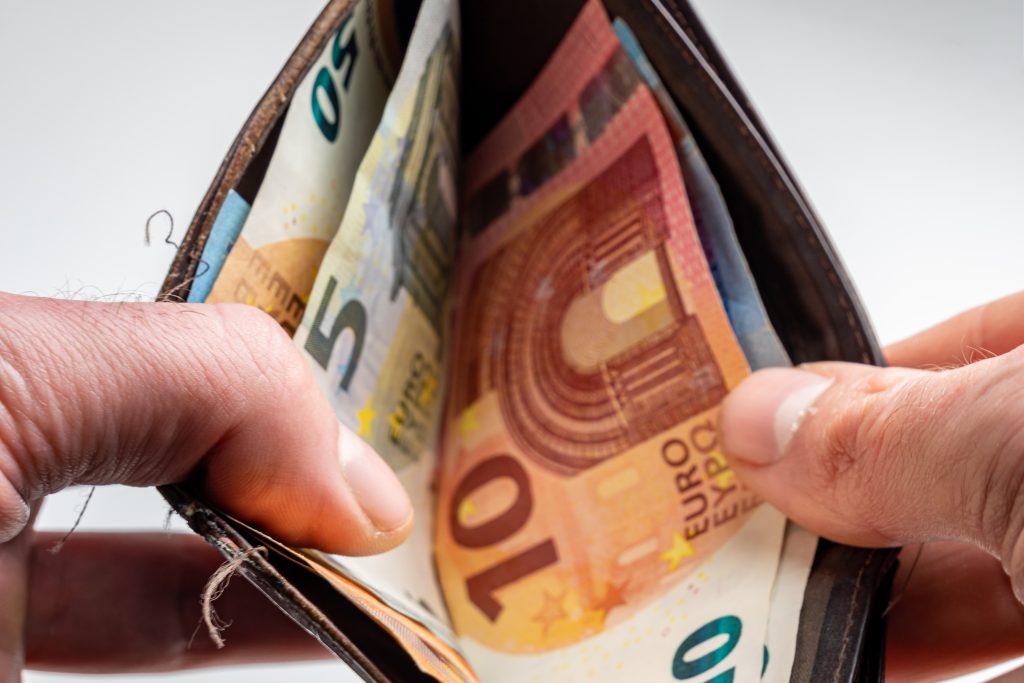 Porte-monnaie désignant le financement possible des chefs d'entreprise et des conjoints collaborateurs pours leurs formations