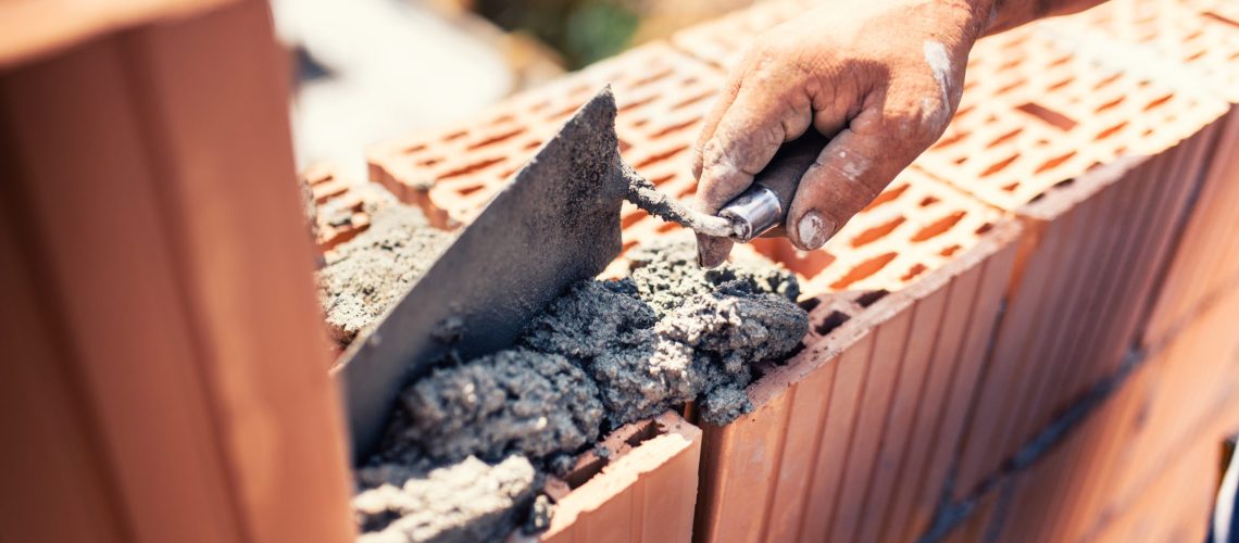 Maçon : formations réglementaires et recommandées