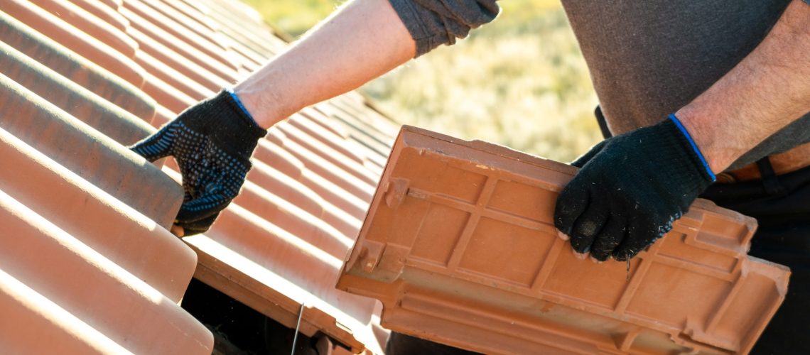 Couvreur : formations réglementaires et recommandées