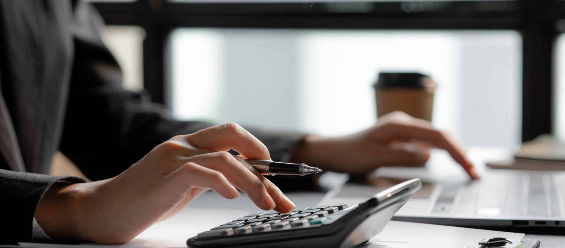 L’obligation de recevoir et émettre ses factures électroniques, un projet reporté