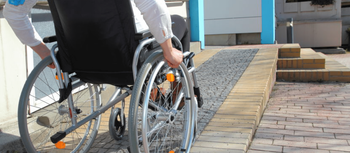 Handibat®/Silverbat® : comment faire reconnaître ses compétences sur le marché du maintien à domicile Handibat®/Silverbat® : comment faire reconnaître ses compétences sur le marché du maintien à domicile