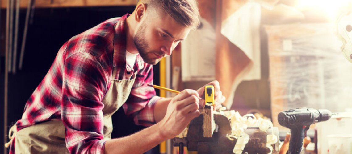 Formations obligatoires pour les menuisiers charpentiers