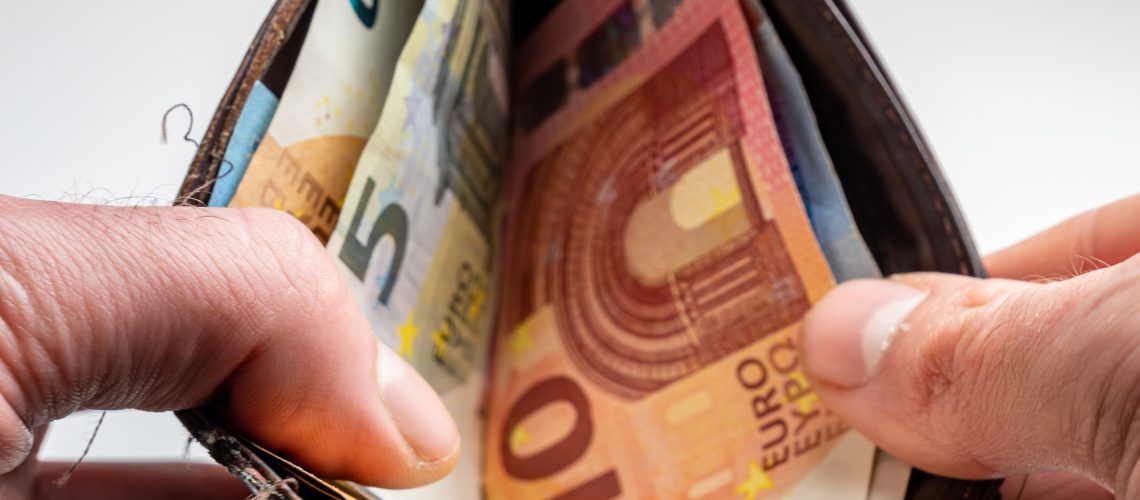 Porte-monnaie désignant le financement possible des chefs d'entreprise et des conjoints collaborateurs pours leurs formations